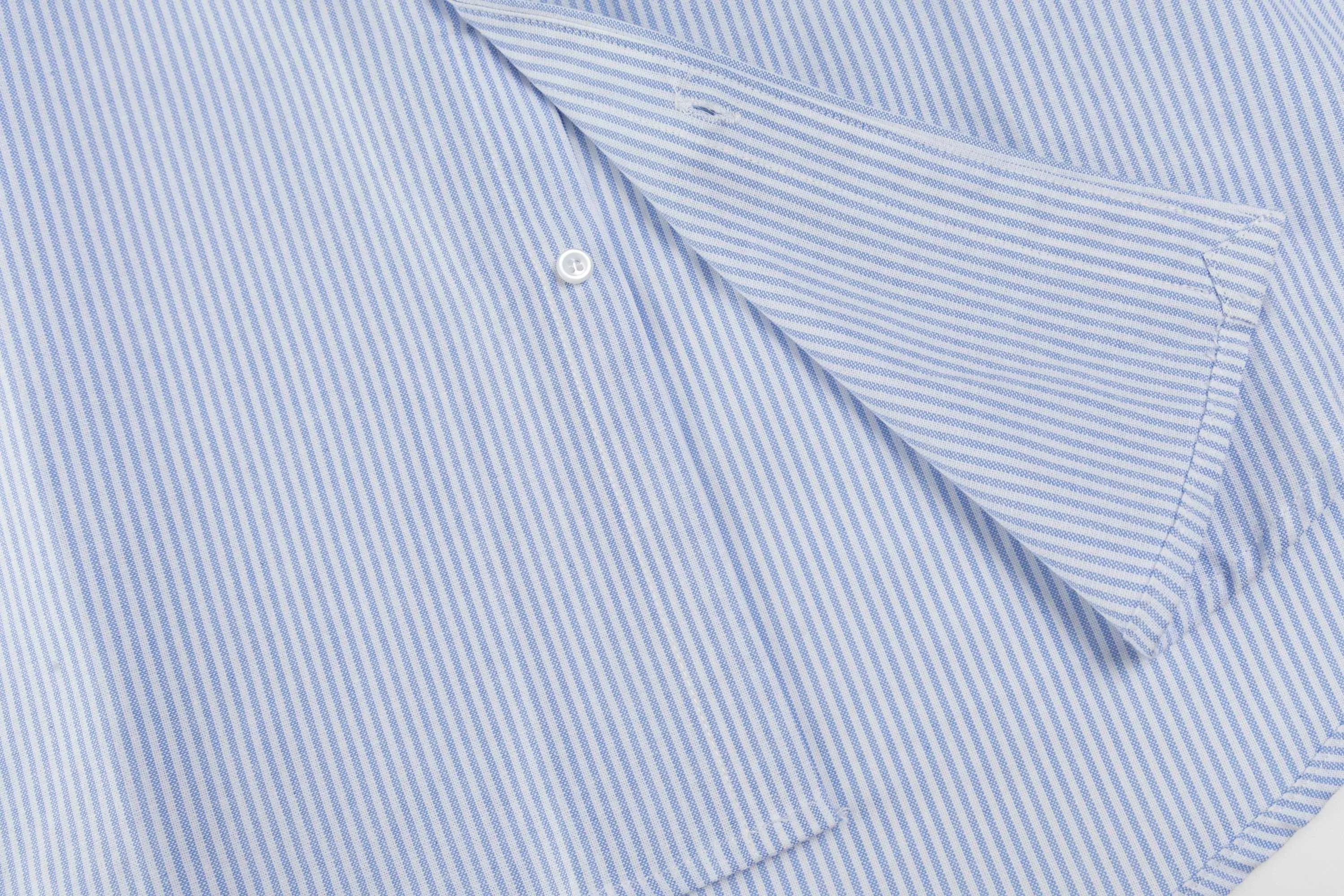 P230 model number SL294 Ralph Laure small label color block embroidered shirt. Same style for men and women. The details of the official website are the same. Full set of packaging. Complete three labels. Moisture-proof paper. Different market currency. Compare at will. The fabric adopts custom-dyed and ultra-high washed tie-dye process. Complex workmanship. Non-original pure cotton Oxford fabric material. Garment washed. Skin-friendly and comfortable. Classic and versatile. Suitable for business and leisure. Collar buttons. Different currencies. All fabric accessories are original. Precise and high-quality jacquard craftsmanship makes the fabrics integrated into one body. The upper body is soft and comfortable, extremely delicate, and the hand feels solid, smooth and soft. The fabric has the characteristics of being wrinkle-free and has an invincible hand feel. Perfect details. Size: S-XL